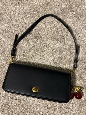 Black Leather Shoulder Bag with Turnlock